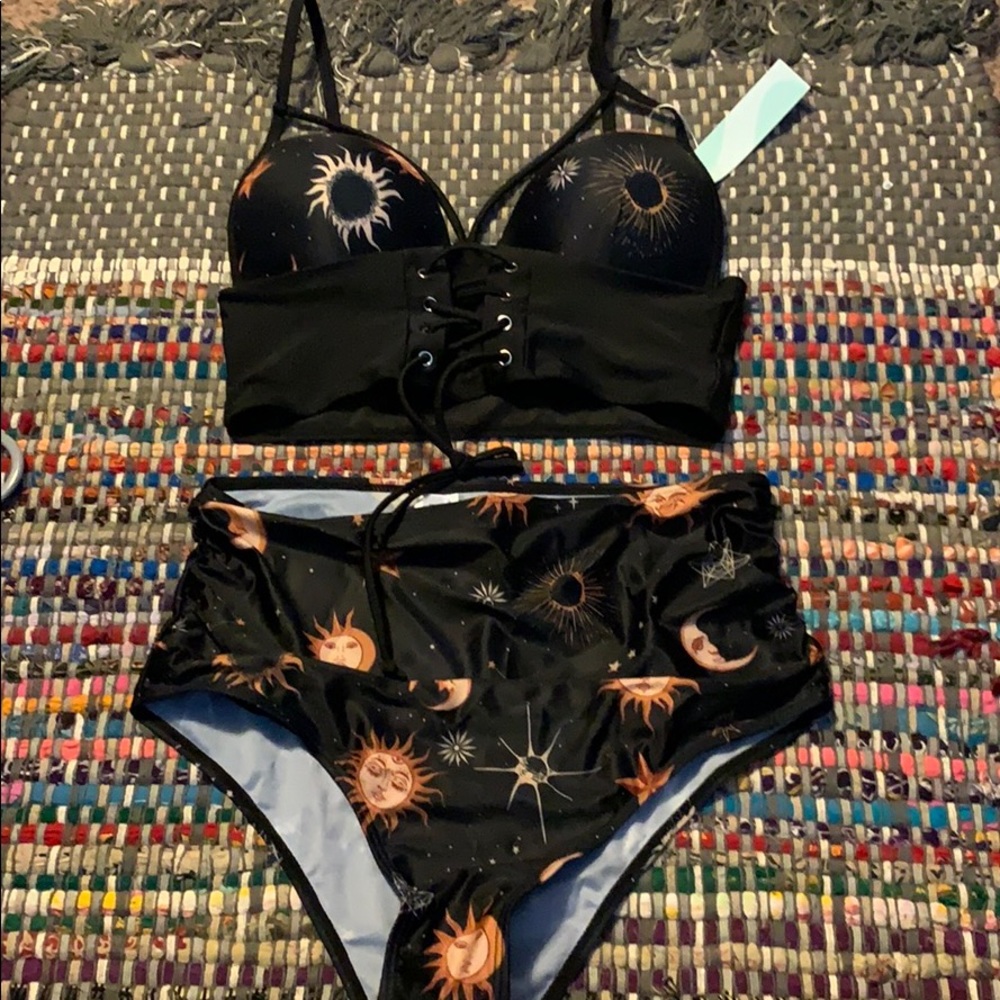 Bikini high wasted bottoms!